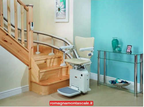 Montascale a poltrona: il tipico montascale per anziani